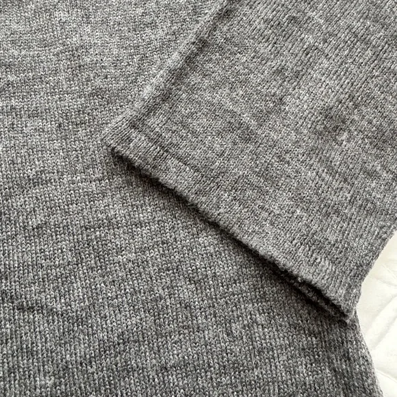 Nicole Richie Co. Charcoal w Black Lace Yoke Zip Back Knit Tunic Sweater Sz L - Picture 2 of 15